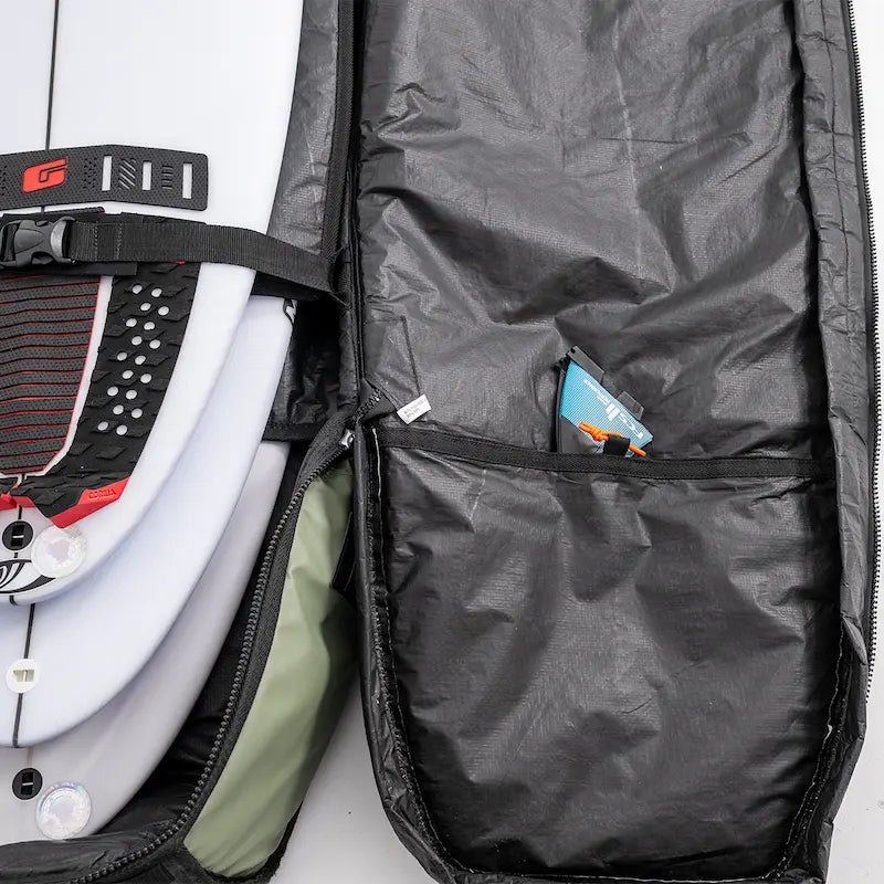FCS TRAVEL 3 WHEELY BOARDBAG