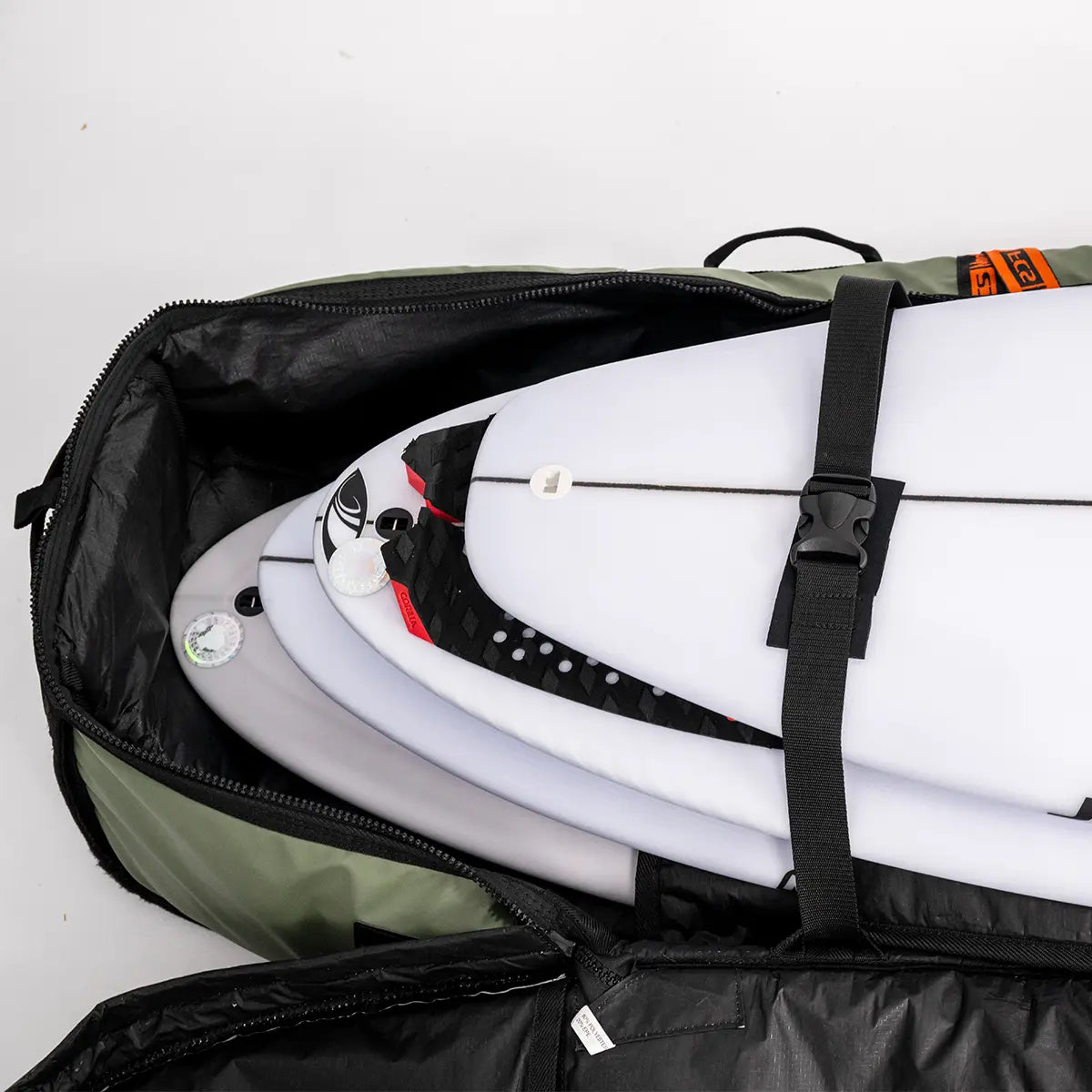 FCS TRAVEL 3 WHEELY BOARDBAG